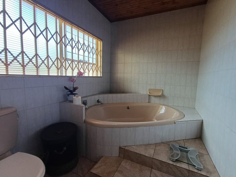 Elegant Gem In A Lovely Cull De Sac In SE 3. - Photo 8