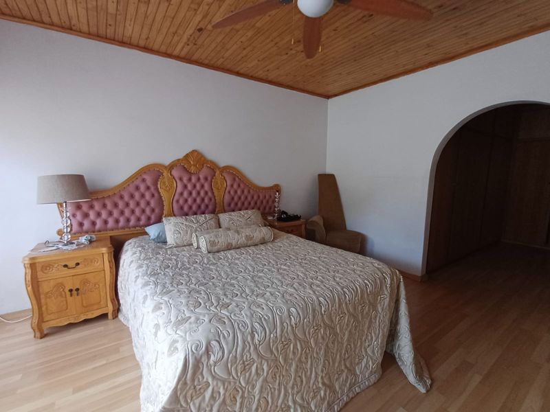 Elegant Gem In A Lovely Cull De Sac In SE 3. - Photo 6