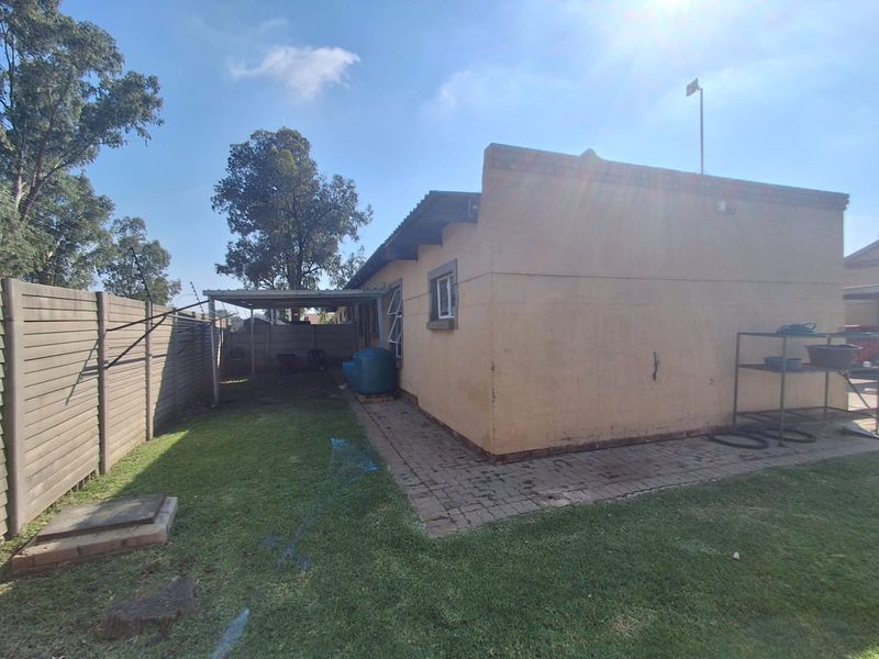 Well kept Complex in Riversdale Meyerton. 2 bedroom Townhouse available. - Photo 3