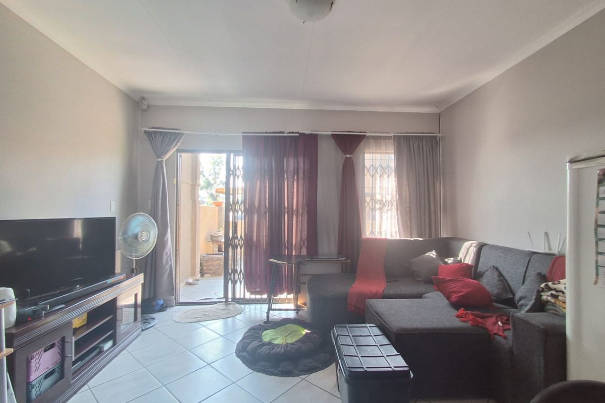 Well kept Complex in Riversdale Meyerton. 2 bedroom Townhouse available. - Photo 4
