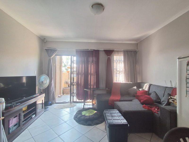 Well kept Complex in Riversdale Meyerton. 2 bedroom Townhouse available. - Photo 4