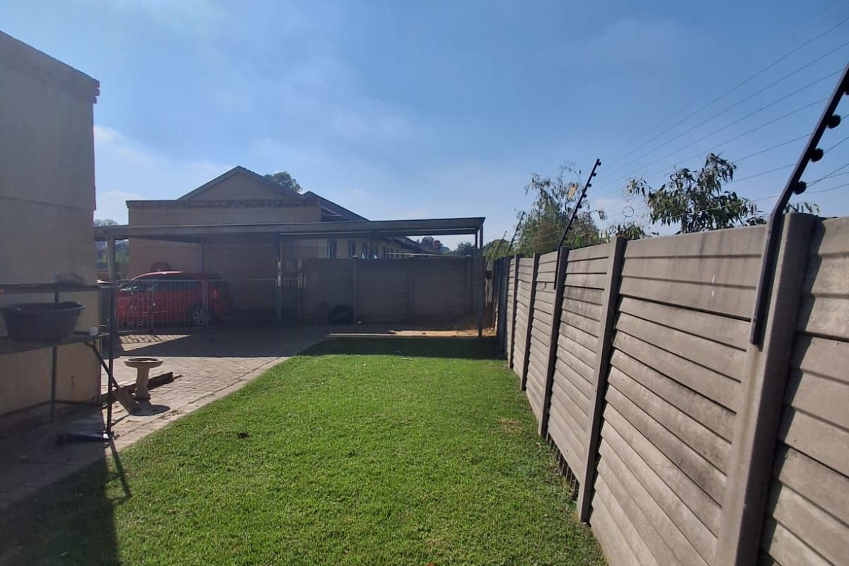 Well kept Complex in Riversdale Meyerton. 2 bedroom Townhouse available. - Photo 2