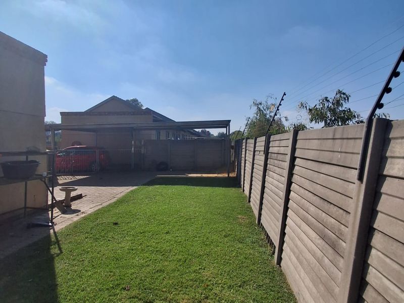 Well kept Complex in Riversdale Meyerton. 2 bedroom Townhouse available. - Photo 2