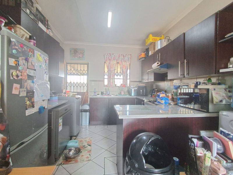 Well kept Complex in Riversdale Meyerton. 2 bedroom Townhouse available. - Photo 5