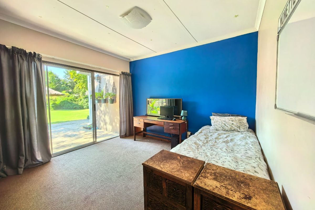 Luxurious Family Home in Sasolburg prime area with a Borehole and Solar system. - Photo 5