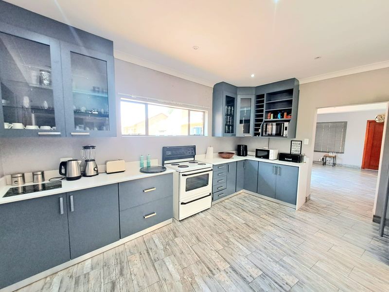 Move-In Ready Modern Home – No Renovations Needed. - Photo 2