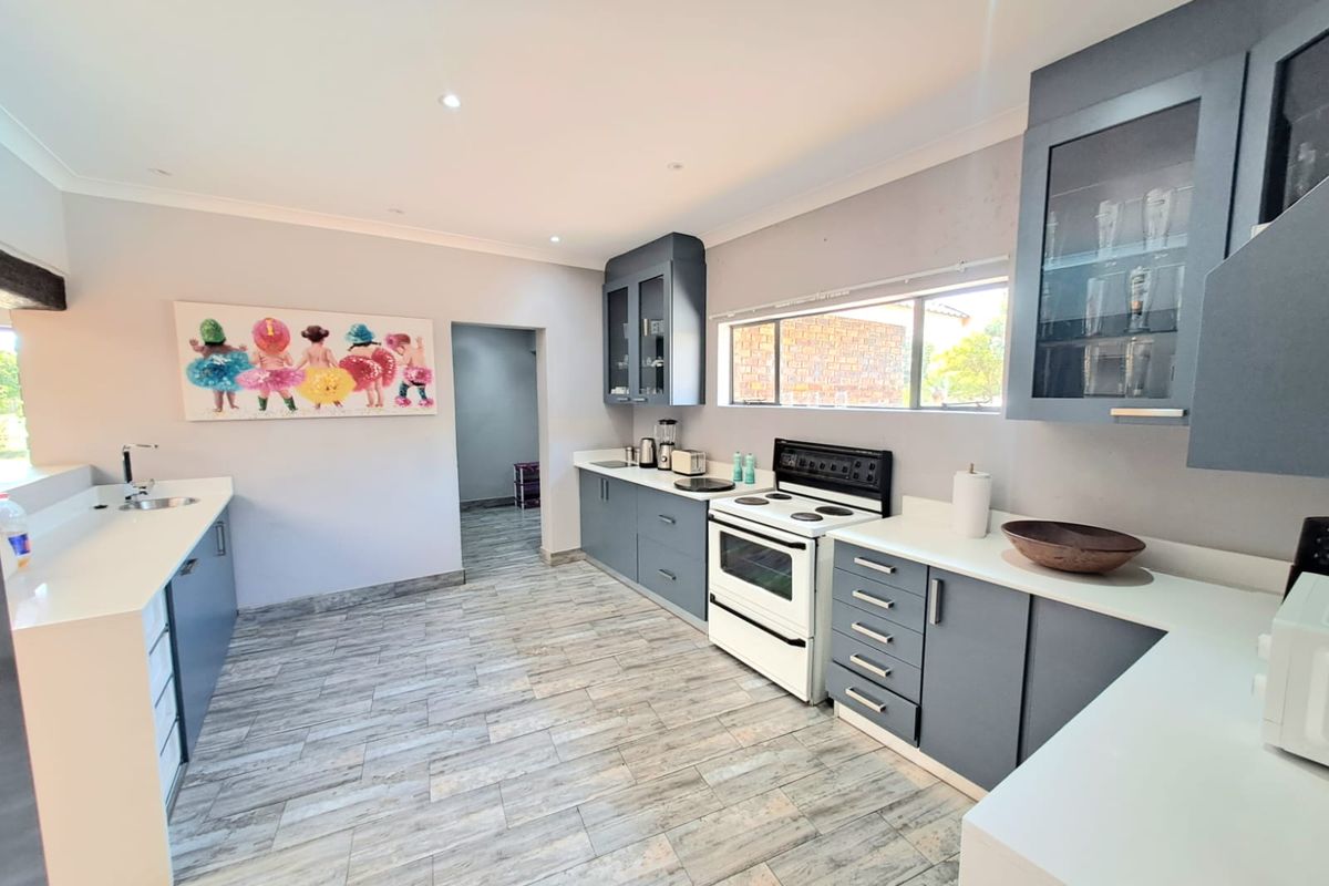 Move-In Ready Modern Home – No Renovations Needed. - Photo 5