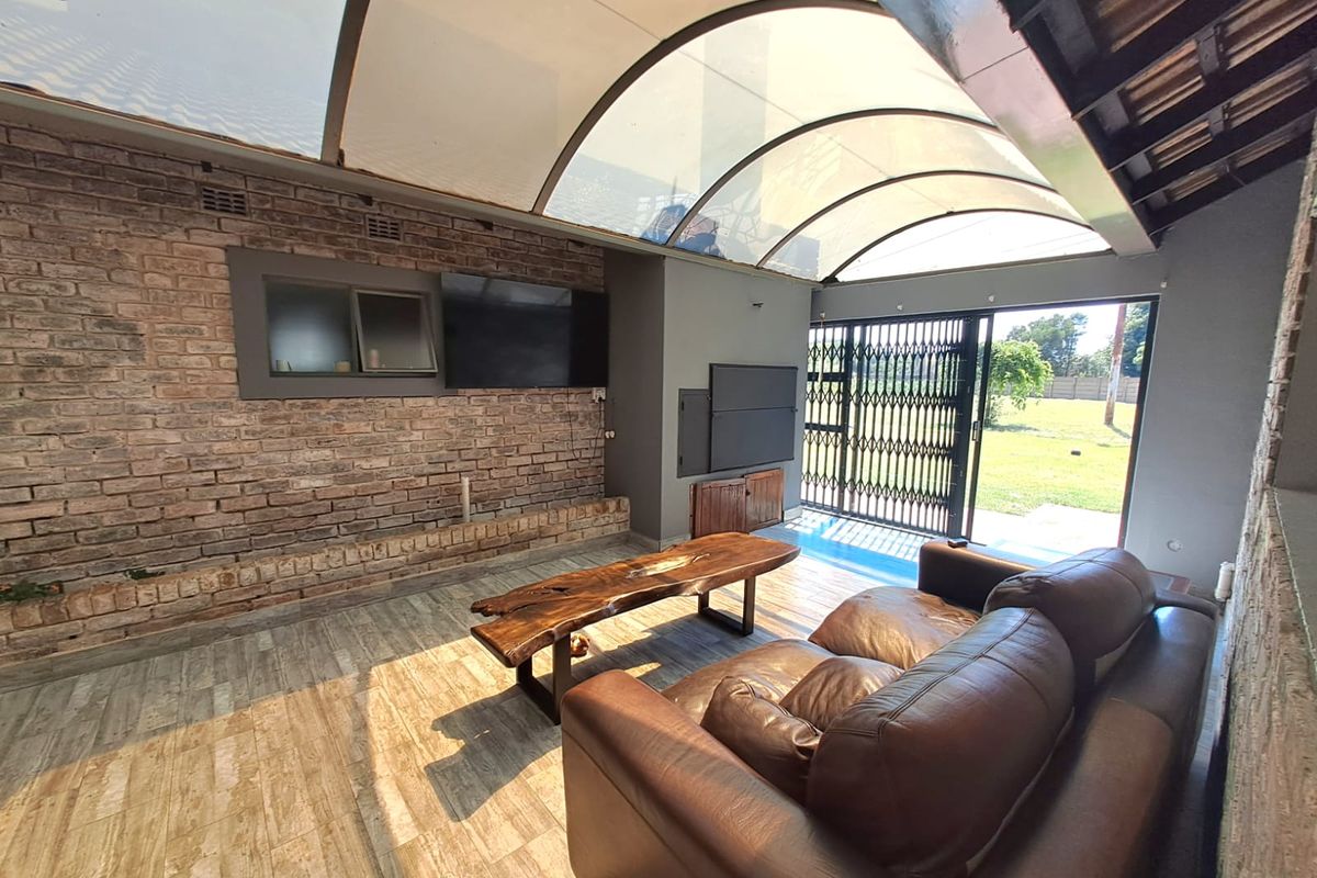 Move-In Ready Modern Home – No Renovations Needed. - Photo 3