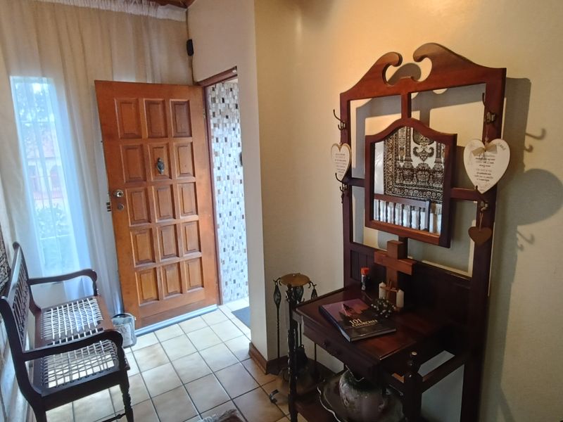 Beautiful and very big family home available! - Photo 4