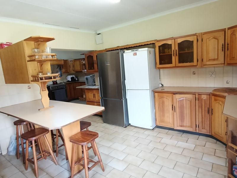 Beautiful and very big family home available! - Photo 8