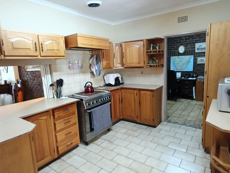 Beautiful and very big family home available! - Photo 6