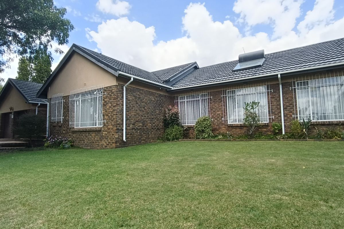 Beautiful and very big family home available! - Photo 2
