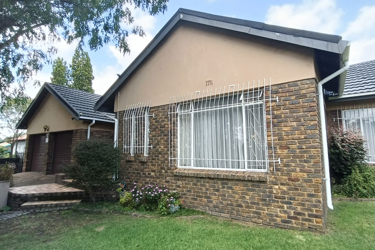 Beautiful and very big family home available! - Photo 3