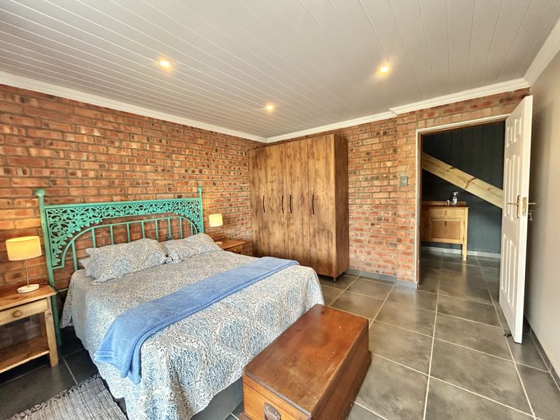 Stunning Double-Storey Home in Paradise Beach - Photo 10