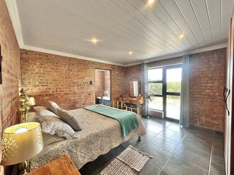 Stunning Double-Storey Home in Paradise Beach - Photo 8