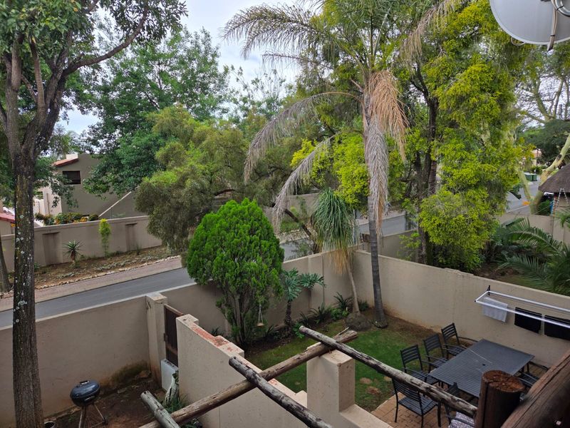 First floor, two bedroom, one bathroom loft apartment. Serious seller, open to negotiation. - Photo 9