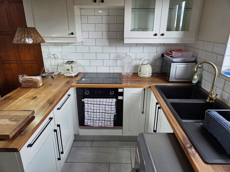 First floor, two bedroom, one bathroom loft apartment. Serious seller, open to negotiation. - Photo 6