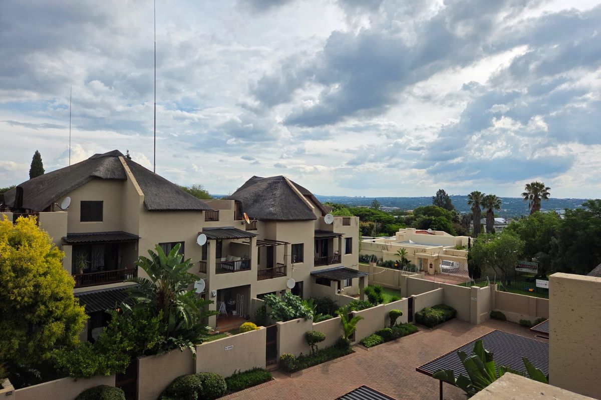 First floor, two bedroom, one bathroom loft apartment. Serious seller, open to negotiation. - Photo 2