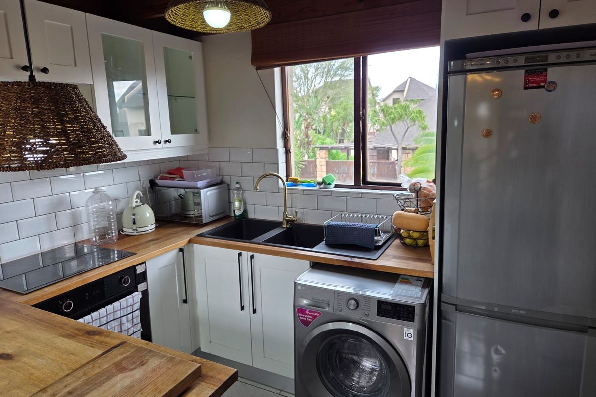 First floor, two bedroom, one bathroom loft apartment. Serious seller, open to negotiation. - Photo 4