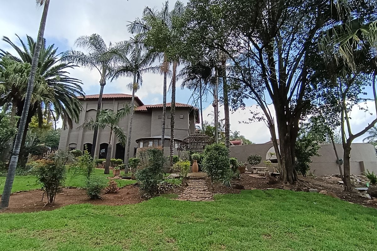 Luxury 5-Bedroom Mansion – Style & Elegance for Rent - Photo 2