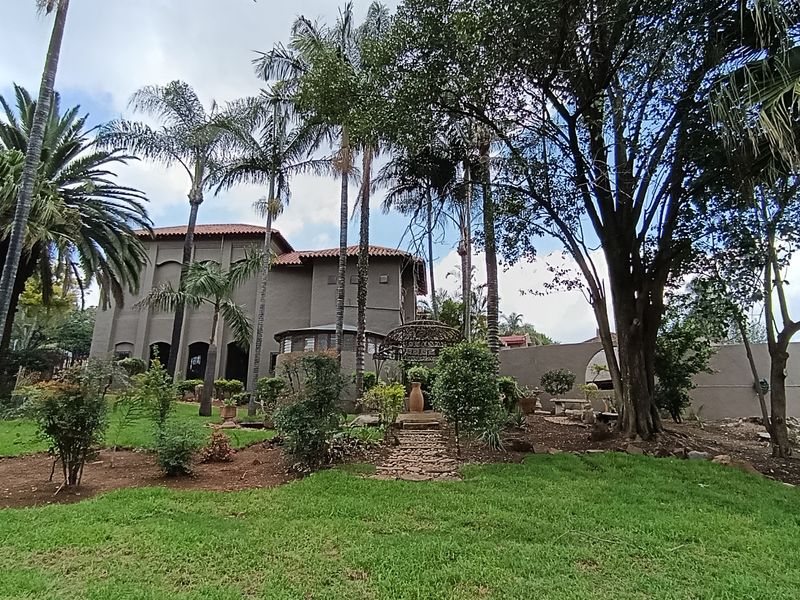 Luxury 5-Bedroom Mansion – Style & Elegance for Rent - Photo 2