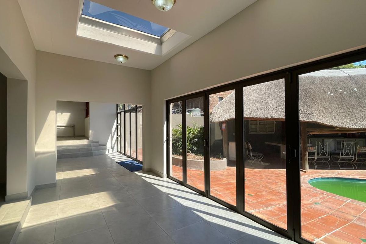 Luxury 5-Bedroom Mansion – Style & Elegance for Rent - Photo 4