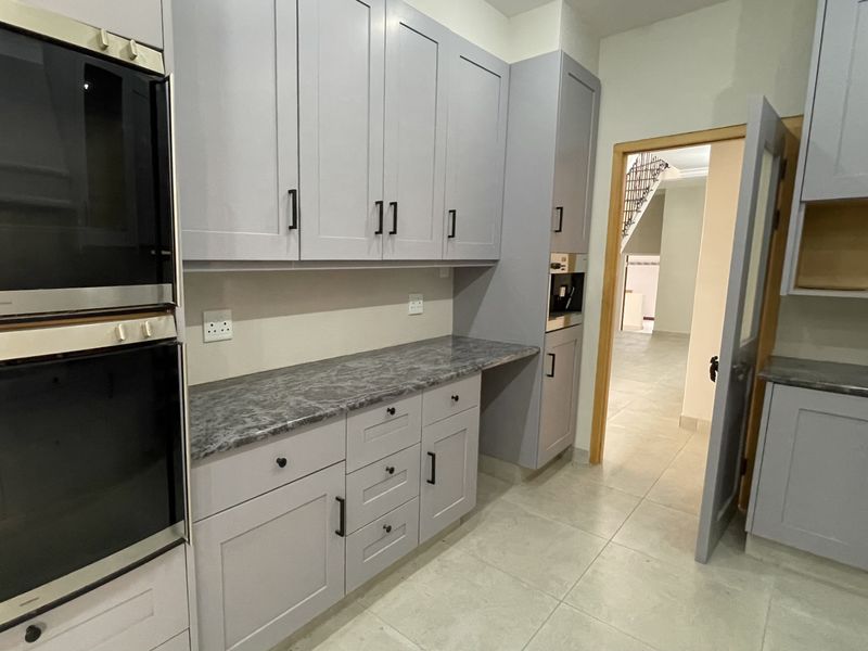 Luxury 5-Bedroom Mansion – Style & Elegance for Rent - Photo 8