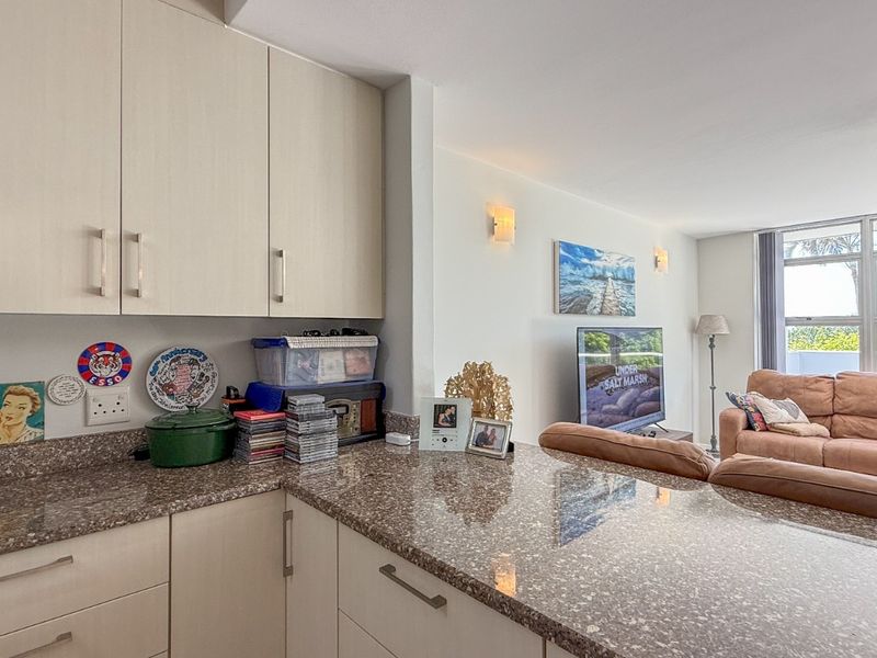 Neat as a pin Apartment - Photo 8