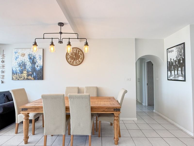 Neat as a pin Apartment - Photo 6