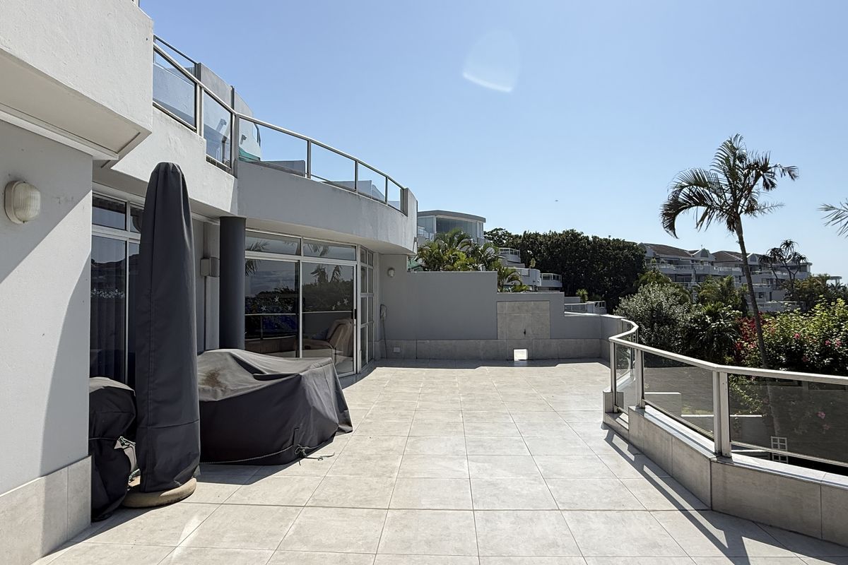 Neat as a pin Apartment - Photo 3