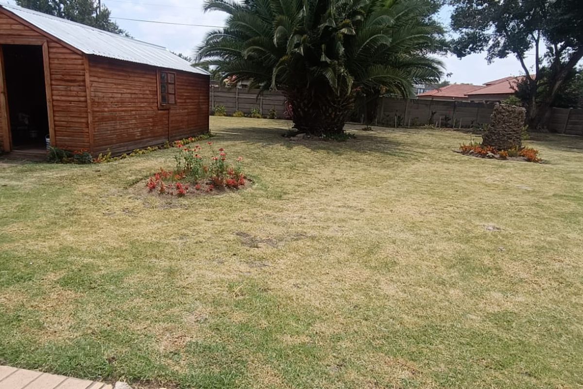 Prime Real Estate: 9-Bed Powerhouse with Solar Upgrades - Photo 2