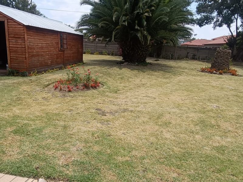 Prime Real Estate: 9-Bed Powerhouse with Solar Upgrades - Photo 2