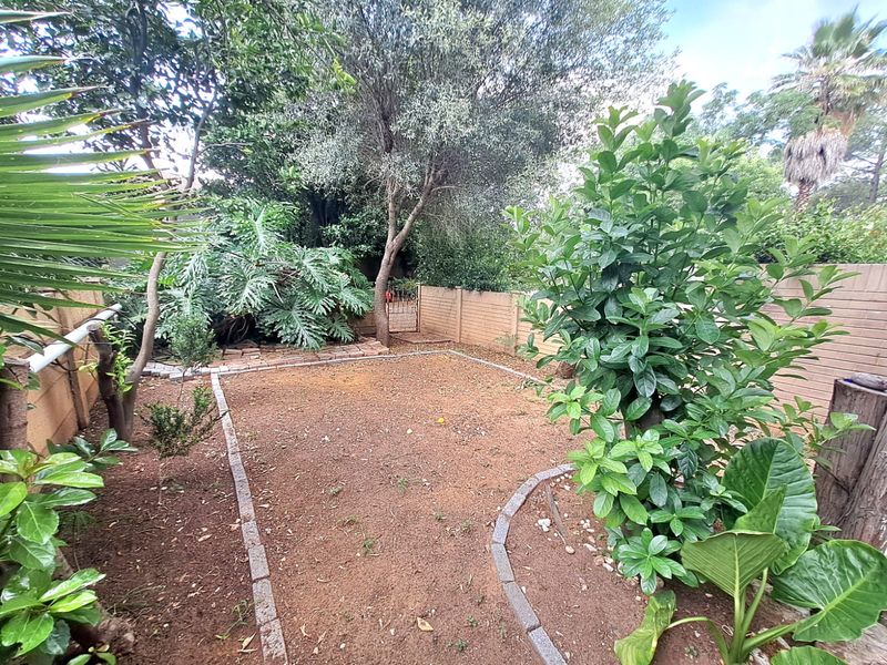 GREAT VALUE TOWNHOUSE – THREE RIVERS. - Photo 6