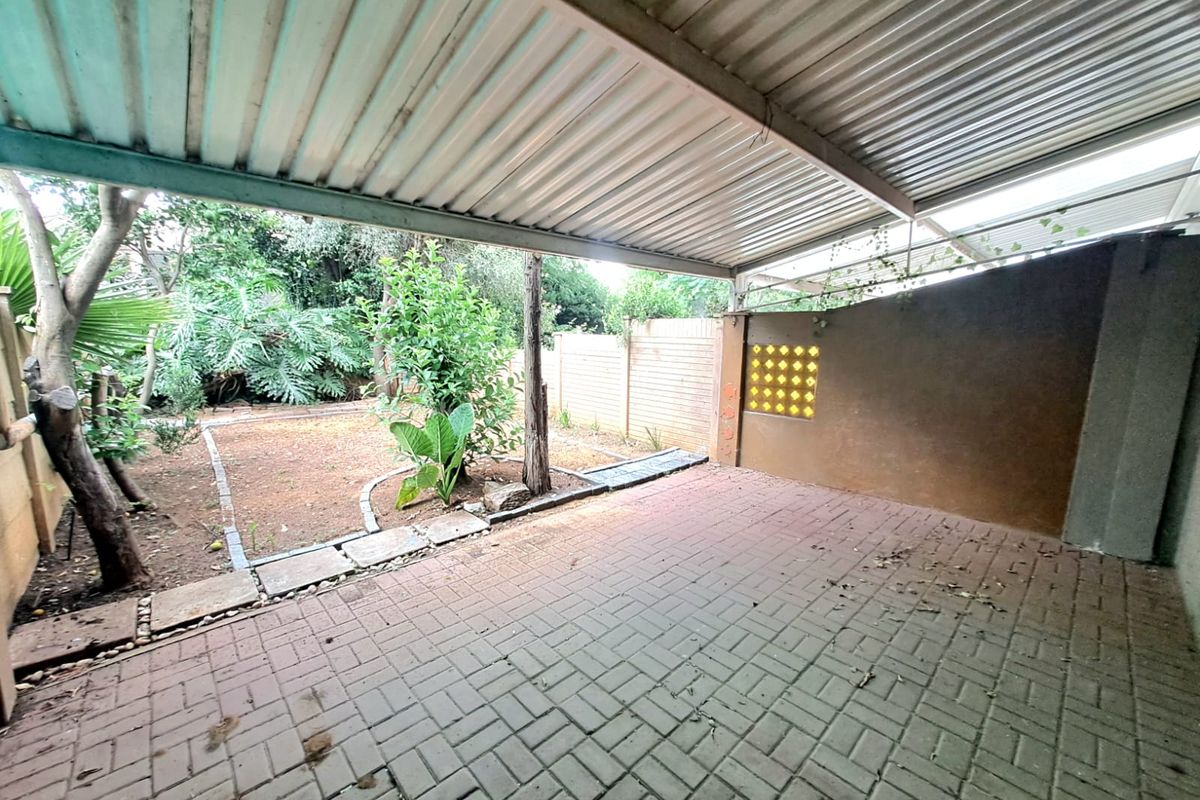 GREAT VALUE TOWNHOUSE – THREE RIVERS. - Photo 5