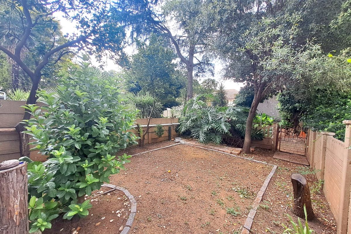 GREAT VALUE TOWNHOUSE – THREE RIVERS. - Photo 4