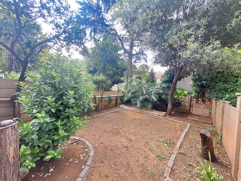 GREAT VALUE TOWNHOUSE – THREE RIVERS. - Photo 4