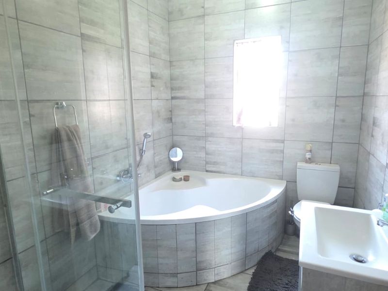 Power-Secure 3 Bedroom Home with Flatlet Potential, Extensive Parking & Pool - Photo 8