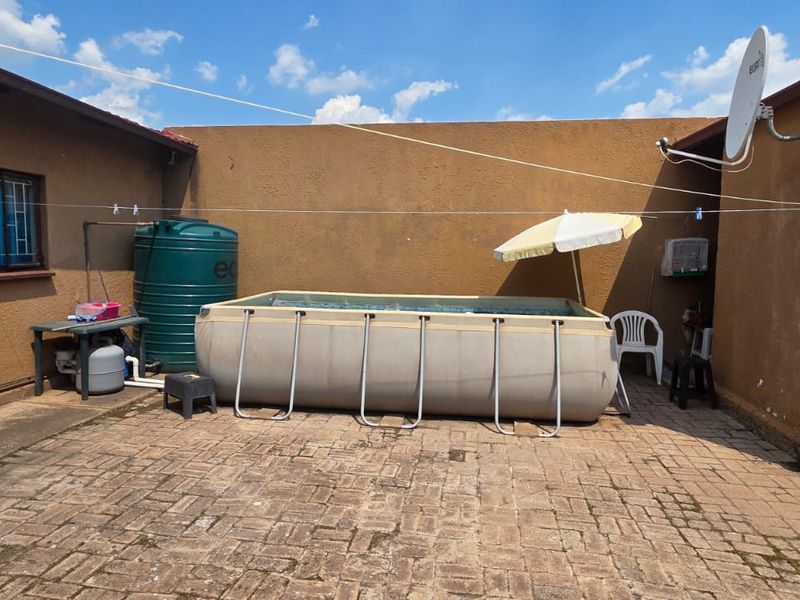 Power-Secure 3 Bedroom Home with Flatlet Potential, Extensive Parking & Pool - Photo 3