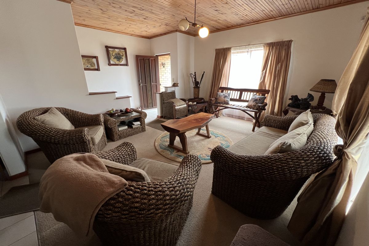 Low Maintenance 2 Bedroom Home for Sale in Jeffreys Bay - Photo 3