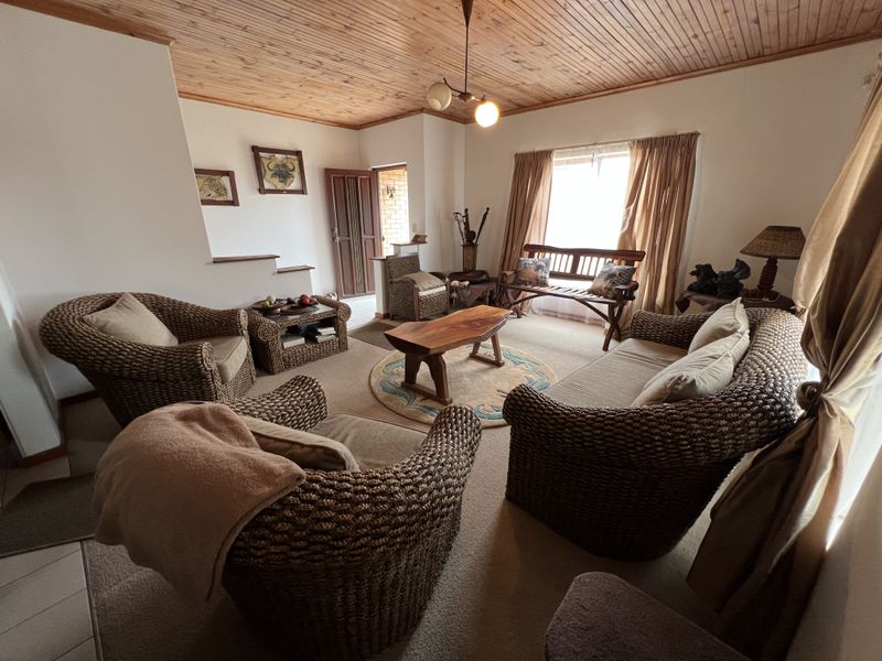 Low Maintenance 2 Bedroom Home for Sale in Jeffreys Bay - Photo 3