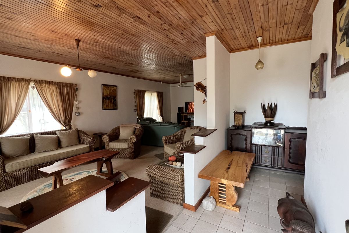 Low Maintenance 2 Bedroom Home for Sale in Jeffreys Bay - Photo 2