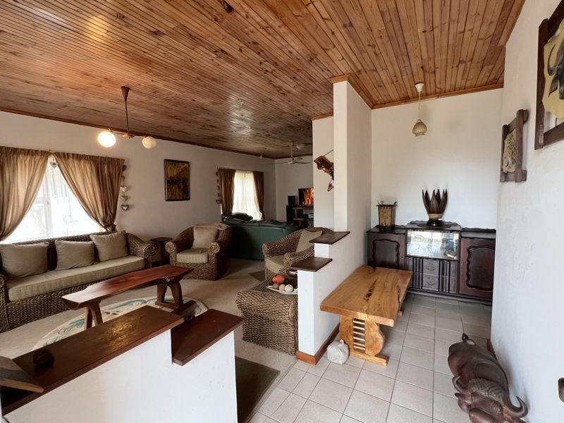 Low Maintenance 2 Bedroom Home for Sale in Jeffreys Bay - Photo 2