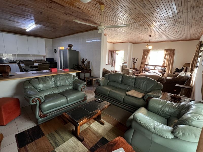 Low Maintenance 2 Bedroom Home for Sale in Jeffreys Bay - Photo 5