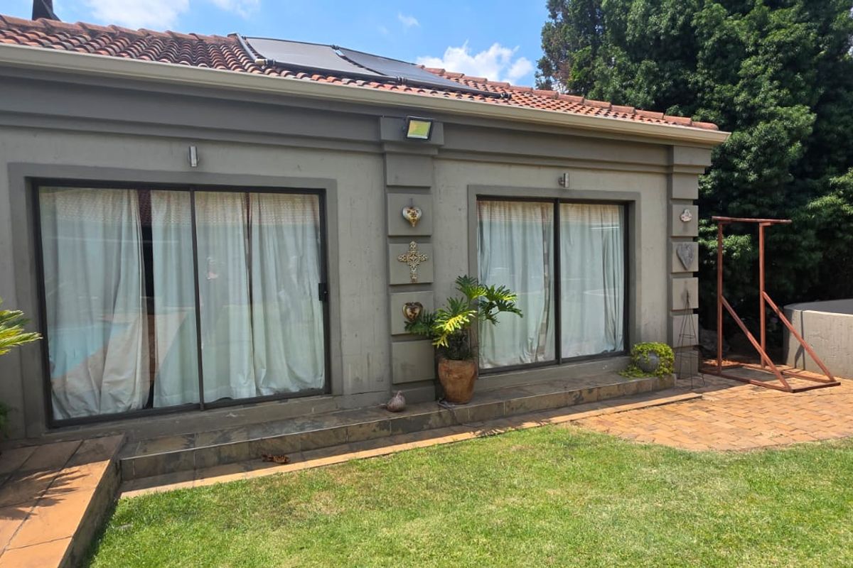 Exceptional Luxury Family Home in a Prestigious Area. - Photo 2