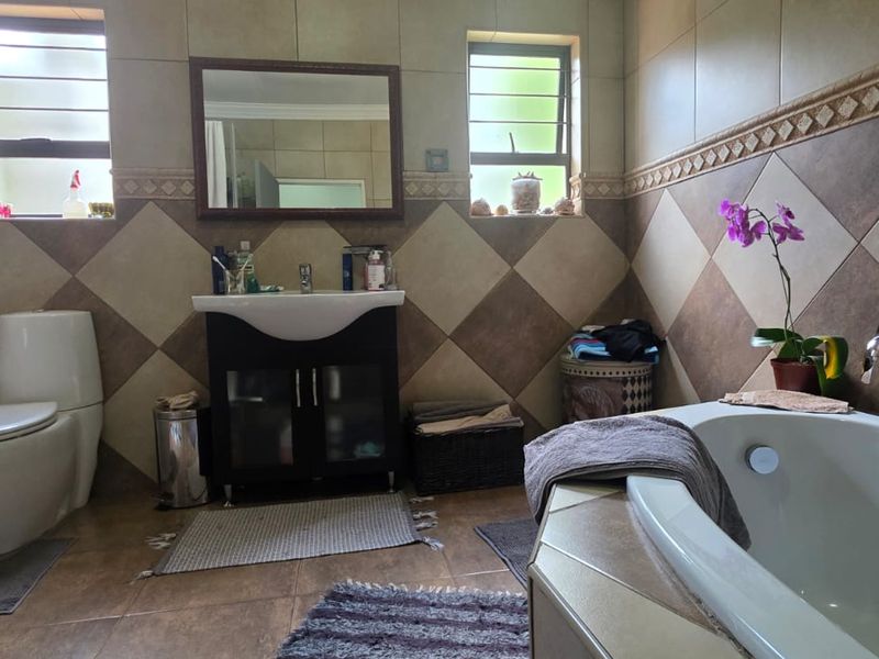 Exceptional Luxury Family Home in a Prestigious Area. - Photo 7