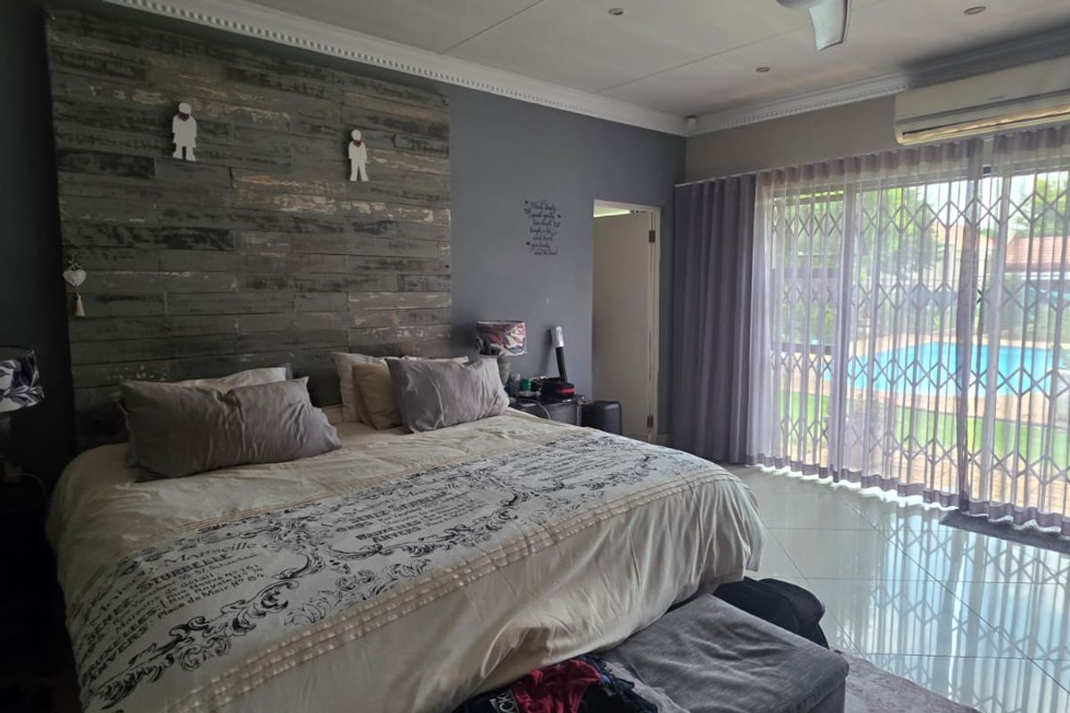 Exceptional Luxury Family Home in a Prestigious Area. - Photo 4