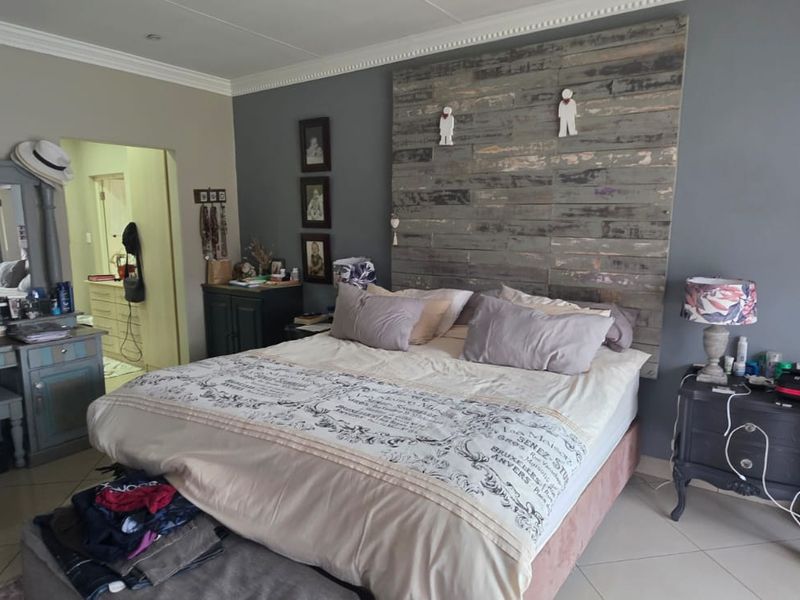 Exceptional Luxury Family Home in a Prestigious Area. - Photo 5