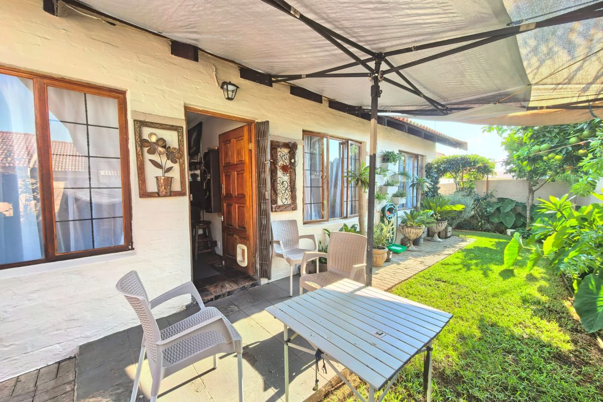 Well established townhouse for sale in Vaalpark in a popular complex, close to schools and shopping - Photo 2