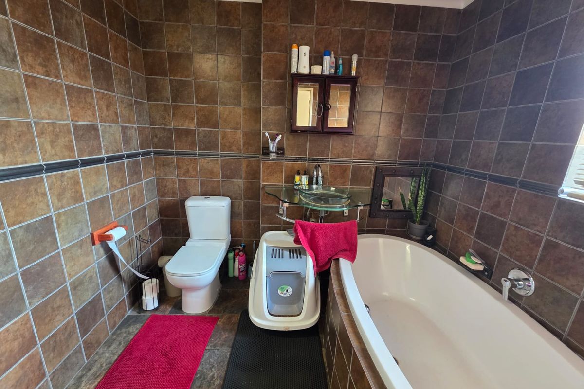 BEAUTIFUL APARTMENT FOR SALE IN VAALPARK – RIVERFRONT LIVING! - Photo 2