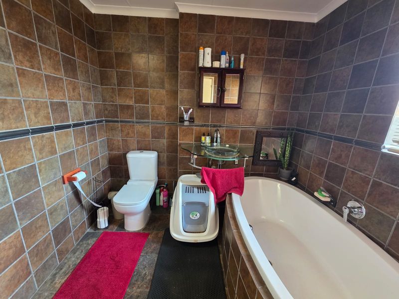 BEAUTIFUL APARTMENT FOR SALE IN VAALPARK – RIVERFRONT LIVING! - Photo 2